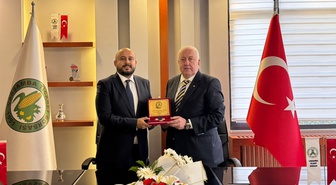Selim Yılmaz, Çarşamba Ticaret Borsası başkanlığını Kazım Yılmaz'dan devraldı