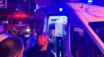 Siirt'te asansörde ayağı sıkışan 8 yaşındaki çocuk kurtarılıp hastaneye sevk edildi