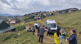 Trabzon Sis Dağı'nda kamyonet uçuruma yuvarlandı, 1'i ağır 4 kişi yaralandı