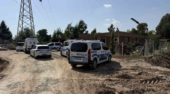 Adana Yüreğir'de inşaat firmasının ofisine 11 kurşun isabet etti, saldırgan kaçtı