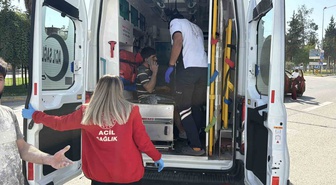 Adıyaman'da iki kamyonet ve iki otomobilin karıştığı kazada 1 kişi hafif yaralandı