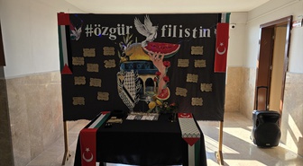 Aksaray Eskil'de lise öğrencileri Gazze için 'Filistin Sokağı' sergisi düzenledi