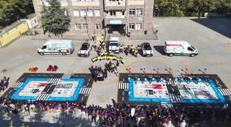 Ankara'da jandarma, Bağlıca İlkokulunda 450 öğrenciye trafik güvenliği eğitimi verdi