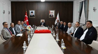 Aydın Valisi Varol, muhtarları makamında kabul edip talepleri dinledi