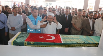 Batan yolcu gemisinde ölen Ayran Adana'da, 12 yaşındaki çocuk Hatay'da defnedildi