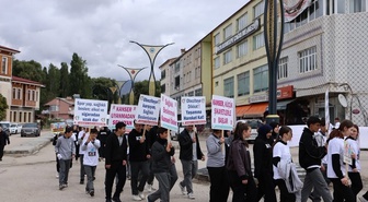 Bayburt’ta Aydıntepe ve Demirözü’nde meme kanseri farkındalığı için yürüyüş yapıldı