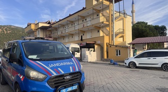 Denizli Pamukkale'de pansiyonda ölü bulunan çift Uşak Sivaslı'da toprağa verildi