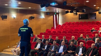 Elazığ'da muhtarlara uyuşturucuyla mücadelede ihbar mekanizmaları anlatıldı