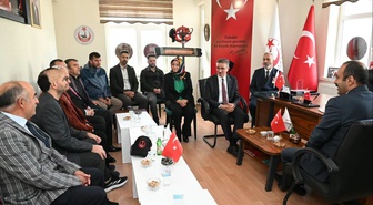 Erzurum valisi Baruş: 'Şehit ailelerimiz ve gazilerimiz başımızın tacıdır'