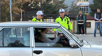 Eskişehir'de okul çevresi ve servis denetiminde 342 kişinin kimliği sorgulandı