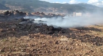 Gaziantep İslahiye'de hastane yakınındaki anız yangını traktörlerle söndürüldü