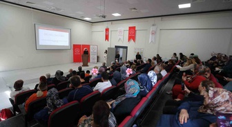 Hatay'da koruyucu ailelere eğitim verildi, 452 çocuk koruyucu aile yanında yaşıyor