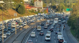 İstanbul'da akşam saatlerinde trafik yoğunluğu yüzde 80'e ulaştı