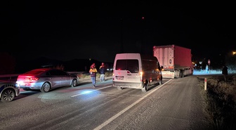 Kayseri İncesu'da iki otomobil çarpıştı, 3 kişi hayatını kaybetti, 1 kişi yaralandı
