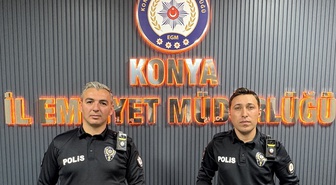 Konya'da kayıp Alzheimer hastası 82 yaşındaki kadın polis sırtında ambulansa taşındı