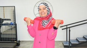 Malatya'da 50 yaşındaki Rabia Karademir, diyet ve egzersizle 5 ayda 21 kilo verdi