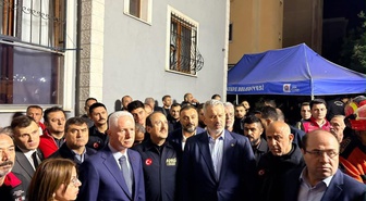 Maltepe'de çöken binada 12 kişi enkazdan çıkarıldı, 3 kişi hayatını kaybetti