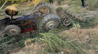 Manisa Alaşehir'de devrilen traktörün altında kalan Selçuk Şimşek öldü