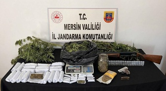 Mersin'de uyuşturucu operasyonunda 4 şüpheli tutuklandı, silahlar ele geçirildi