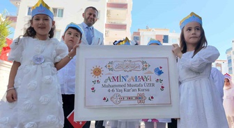 Mersin Erdemli'de 4-6 yaş Kur'an kursunda Bedi Besmele ve Amin Alayı düzenlendi