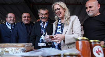 Milli Eğitim Bakanı Tekin, İzmir'de Erzurum Tanıtım Günleri'nde birlik mesajı verdi