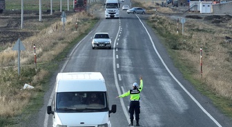 Muş-Ağrı kara yolunda jandarma, dron destekli trafik denetimi gerçekleştirdi