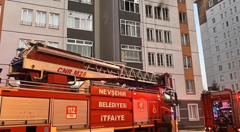 Nevşehir'de 11 katlı apartmanın 4'üncü katındaki yangında 6 kişi dumandan etkilendi