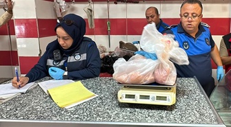 Şanlıurfa Haliliye'de denetimde 170 kilo bozuk et imha edildi, işletmeler mühürlendi