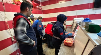 Şanlıurfa Haliliye'de kasaplarda ele geçirilen 170 kilogram bozulmuş et imha edildi