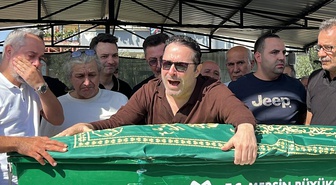 Şarkıcı Atilla Taş'ın kızı gözyaşları arasında toprağa verildi