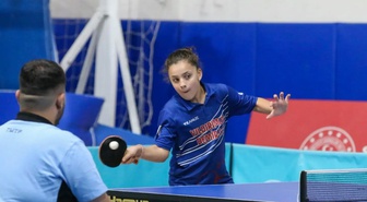Sivas'ta masa tenisi gençler il birinciliği Mecnun Otyakmaz Spor Salonu'nda yapıldı