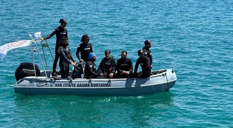 Van İtfaiye'nin 8 kişilik su altı kurtarma ekibi 7/24 göreve hazır bekliyor