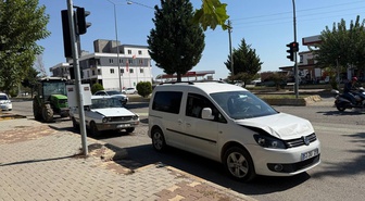 Adıyaman'da 4 aracın karıştığı zincirleme kazada 1 kişi yaralandı