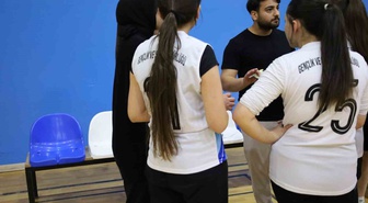 Ağrı ve Van kız voleybol takımları Türkiye 8. Voleybol Şampiyonası'nda karşılaştı