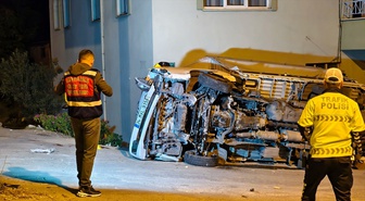 Aydın Nazilli'de kamyonet devrildi, sürücü yaşamını yitirdi, 1 kişi yaralandı