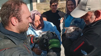 Bilecik Bozüyük'te apartman dairesinde çıkan yangın söndürüldü, kedi kurtarıldı