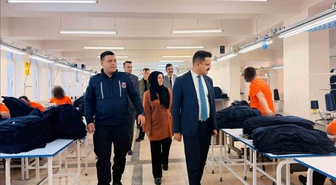 Bilecik Gölpazarı Kaymakamı Titiz, hükümlülerin üretim atölyelerini inceledi