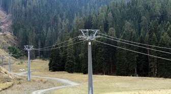 Çankırı Ilgaz'daki Yıldıztepe Kayak Merkezi teleferik bakımıyla sezona hazırlanıyor