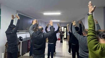 Düzce Akçakoca'da 'Mahallemde Hareket Var' projesiyle esnafa egzersiz yaptırıldı
