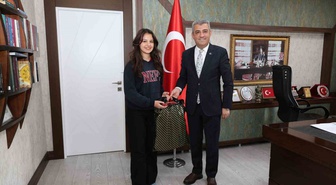 Erzurum'daki lise öğrencisi Yağmur Şakar, yapay zeka yarışmasında dünya üçüncüsü oldu