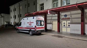 Eskişehir'de motosikletle otomobil çarpıştı; yolcu ağır yaralı hastaneye kaldırıldı.