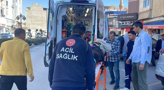 Karaman'da motosiklet SUV'a arkadan çarptı; motosiklet sürücüsü yaralandı.