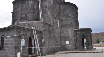 Kars'ta tarihi Kümbet Camisi'nde restorasyon başladı, yeniden ibadete açılacak