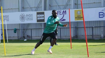 Konyaspor, Başakşehir maçı öncesi son antrenmanı İlhan Palut yönetiminde yaptı