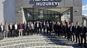 MHP'li Yılık, 72 kapasiteli Kurşunlu Hafize Ünal Huzurevi'nde sakinlerle sohbet etti