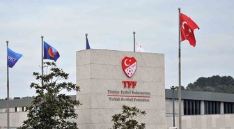 TFF Tahkim Kurulu, Fenerbahçe'de Dirk Kuyt'a verilen 50 bin TL cezayı onadı
