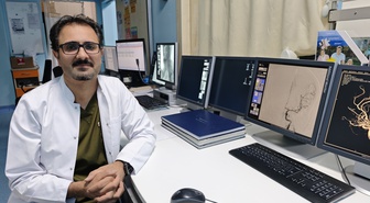 Van YYÜ'de beyin AVM'si kapalı yöntemle tedavi edildi, hasta 24 saatte taburcu oldu