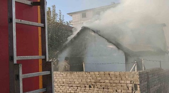 Bingöl'de bir odunlukta çıkan yangın itfaiye müdahalesiyle söndürüldü