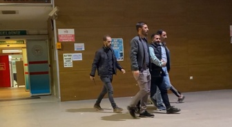 Bursa İnegöl'de 10 yıl hapis cezası olan firari Şakir Ç., saklandığı evde yakalandı.