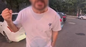 Diyarbakır Sur'da ters yön iddiasıyla çıkan tartışma kask kamerasına yansıdı